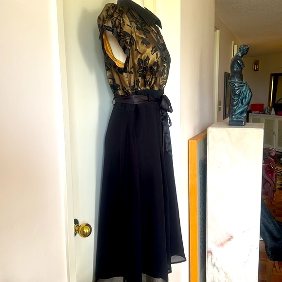 💕Robbie Bee Elegant Black and Gold Dance Dress 12 EUC - Picture 6 of 12
